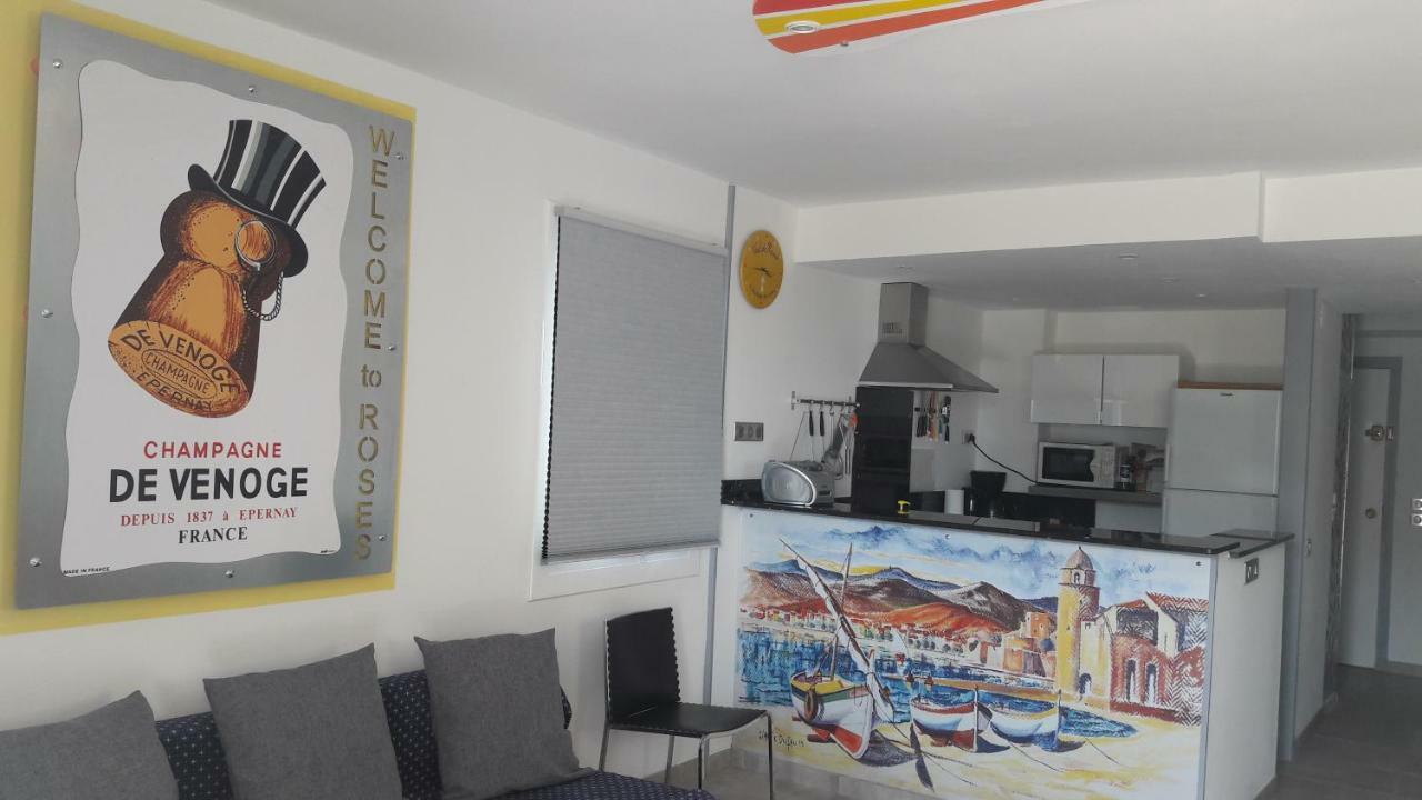 Residencia Platja De Roses Apartment Exterior photo